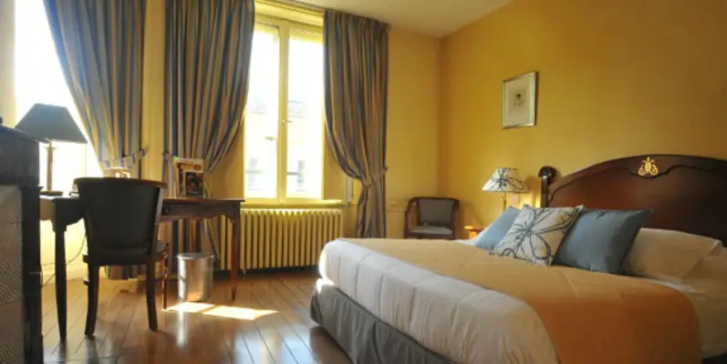Hôtel d'Haussonville - chambre jaune