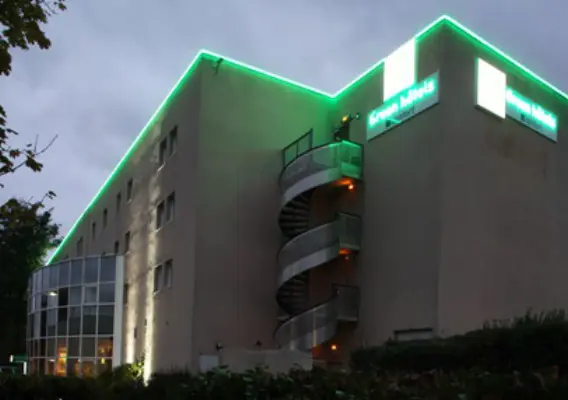 Green Hôtels Confort Roissy Parc des Expositions - façade