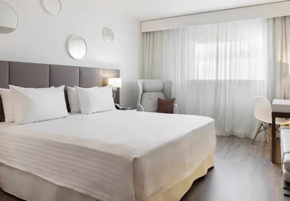 AC Hotel by Marriott Paris Le Bourget Airport - chambre