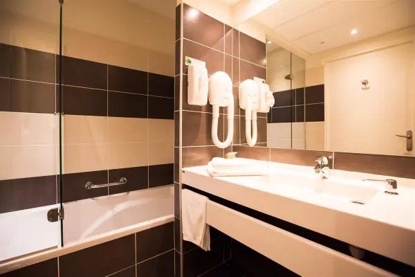 Hôtel Restaurant Bel Air - chambre confort - salle de bain