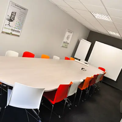 Clermont BusinessBox - salle de réunion