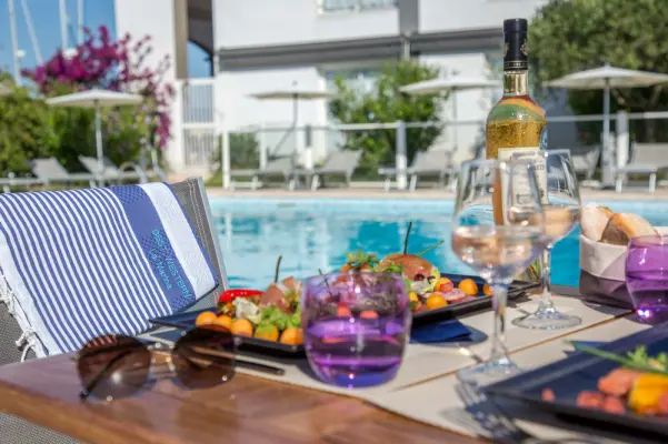 Best Western Plus Hotel La Marina - Lunch terrace pool