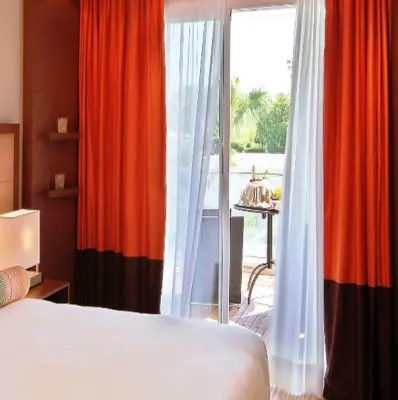 AC Hotel Ambassadeur Antibes - Juan-les-Pins - Chambre avec balcon