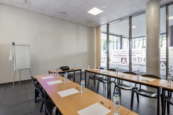 Appart'City Confort Mulhouse Centre - Salle de séminaire