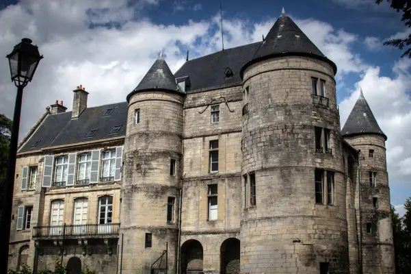 Château de Montataire - Extérieur