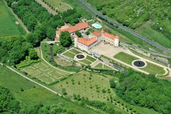 Château de la Batisse - Vue du ciel Château de la Batisse