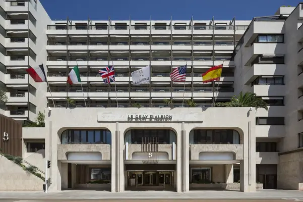 Hôtel Barrière Le Gray d'Albion Cannes - Façade Le Gray d'Albion 