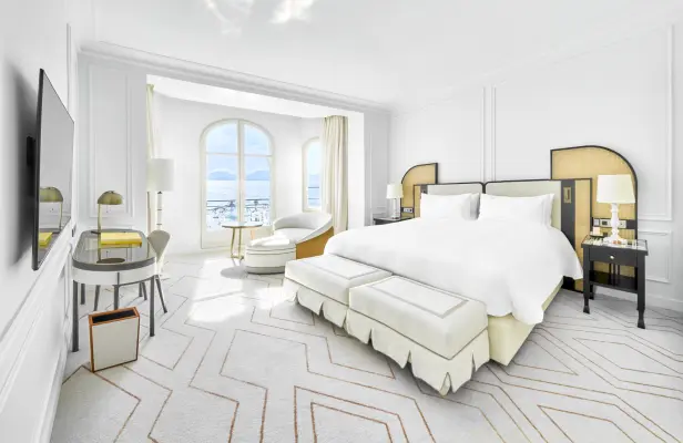 Carlton Cannes, a Regent Hotel - Sea view room