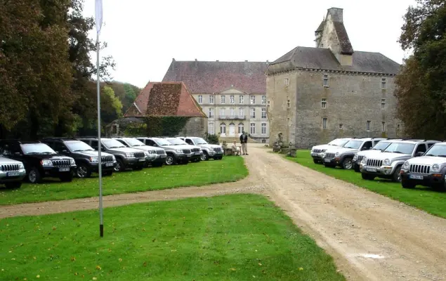 Château de Thenissey - Parking