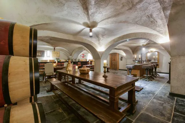 Domaine des Saints Pères - Caveau / Wine cellar