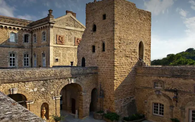Chateau de Rochegude - Façade du château