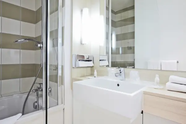 Kyriad Douai Dechy - Salle de bain