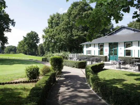 Rouen Golf Club House in Mont-Saint-Aignan