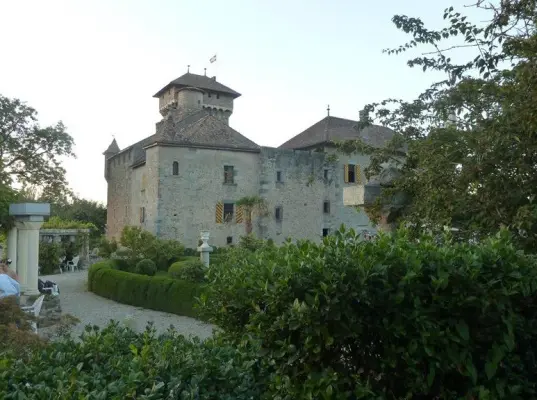 Château d'Avully - Extérieur