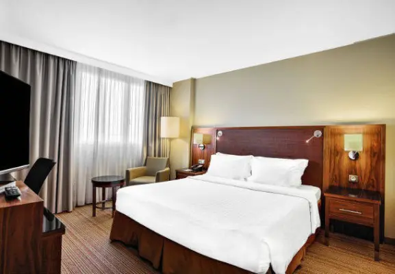 Marriott Courtyard Toulouse Airport - Chambre grand lit