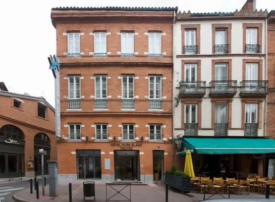 Hotel Ours Blanc Centre in Toulouse