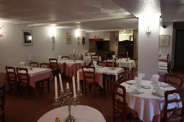 Hôtel Restaurant les Deux Sapins - Restaurant