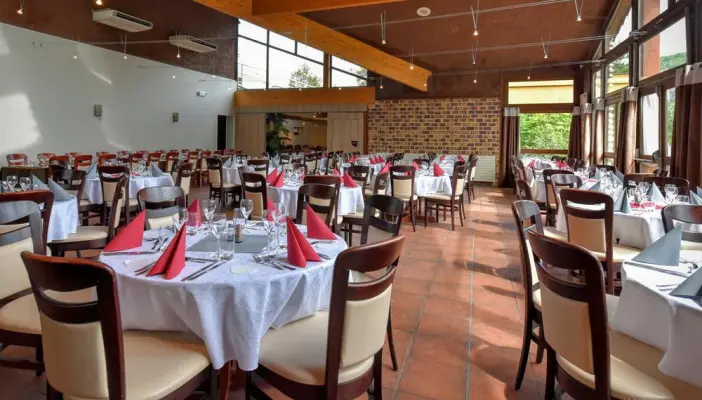 Domaine Lou Capitelle and Spa - 2 salles de restaurant panoramiques