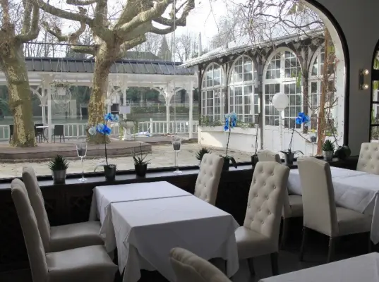 Le Pavillon Bleu Olivet - Restaurant