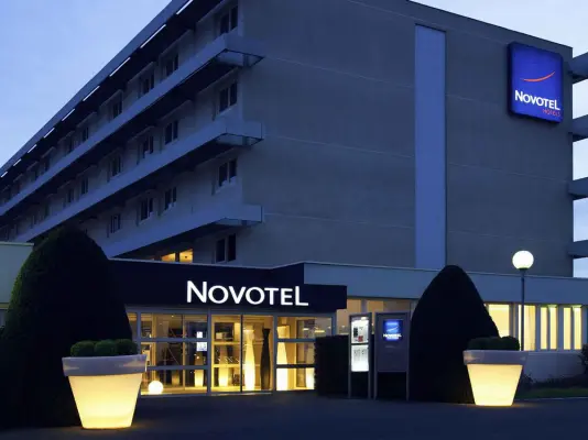 Novotel Poissy Orgeval – Vorderseite des Hotels