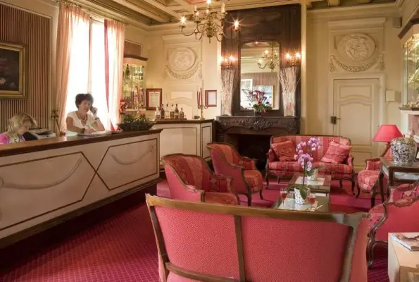 Château de Beaulieu Hôtel Restaurant et Spa - Réception