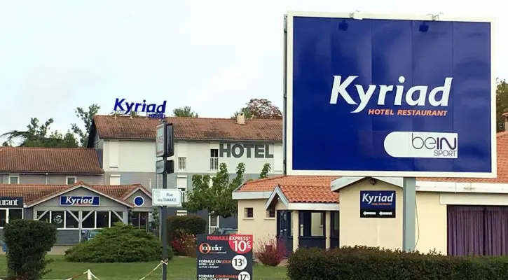 Kyriad Montauban - Extérieur