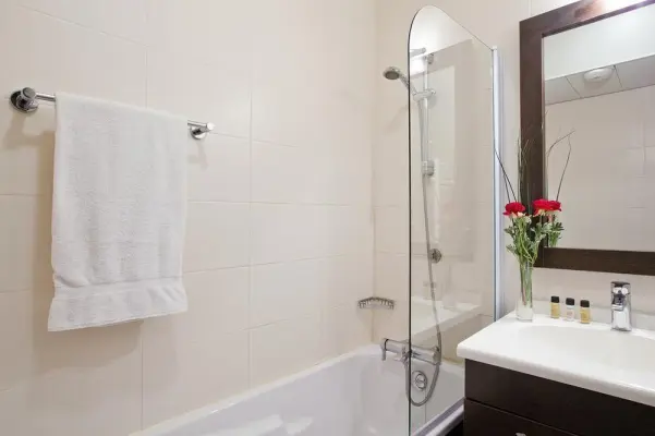 Residhome Appart Hotel Caserne de Bonne - Salle de bain