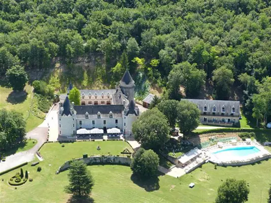 Chateau de La Fleunie - exterieur
