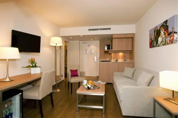 Residhome Appart Hotel Roissy-Park - Suite