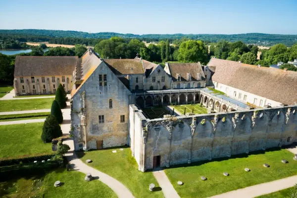 Abbey of Royaumont - Place of seminar of character