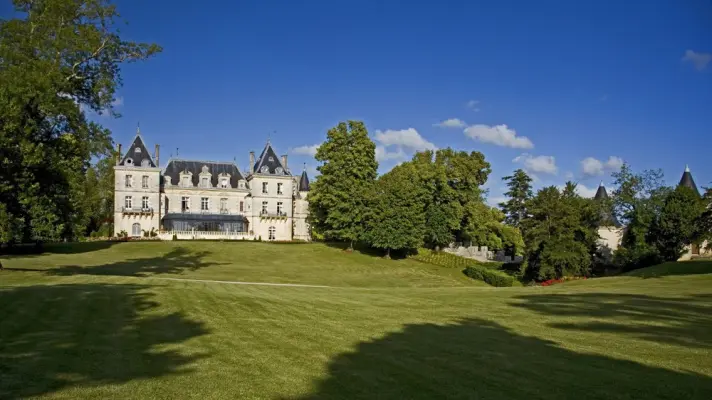 Château de Mirambeau - Extérieur