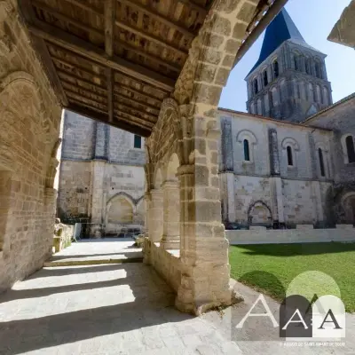 Abbaye de Saint-Amant-de-Boixe - 