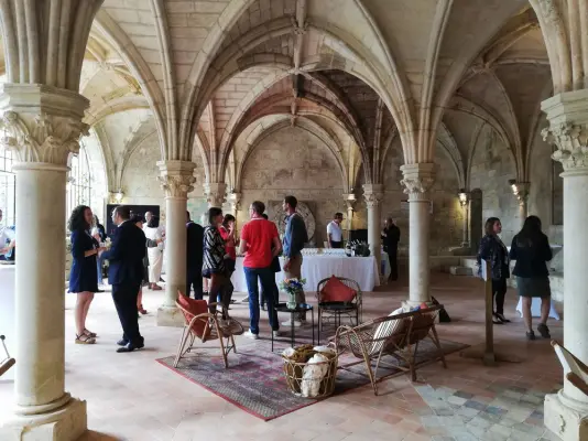 Abbaye de Fontdouce - Salle capitulaire - cocktail