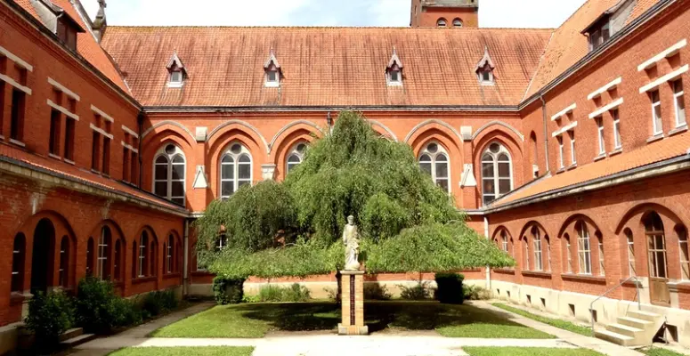 Abbaye de Belval - Cour