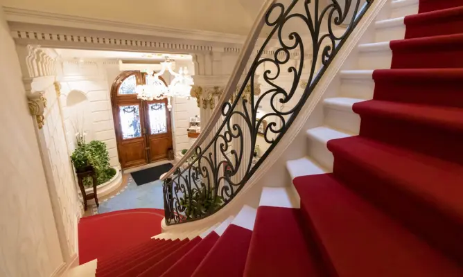 Hôtel des Quinconces - Escalier