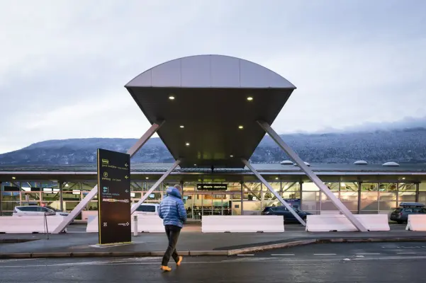 Chambéry Savoie Mont Blanc airport - Viviers-du-Lac seminar