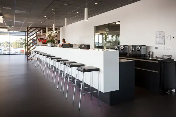 Porsche Experience Center - Bar