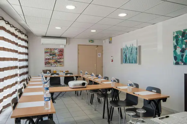 Appart'City Classic Marseille Aéroport Vitrolles - Salle de réunion