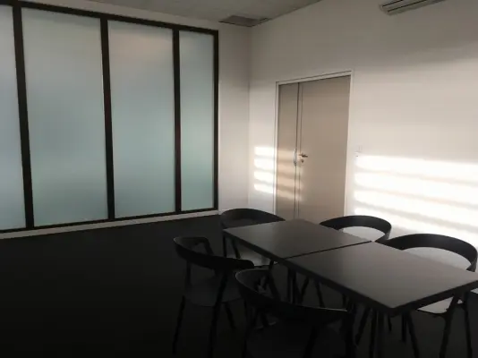 Le Studio Cannes - Stage 3 Meeting room