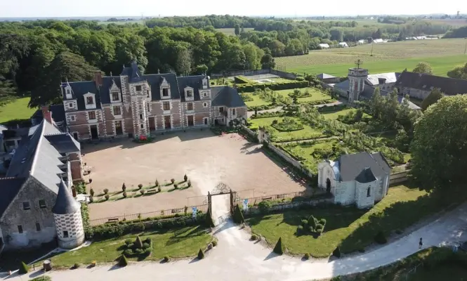 Chateau de Jallanges - Extérieur