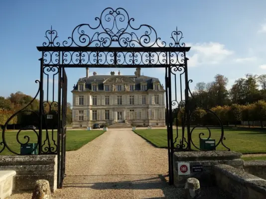 Château de Guiry - Accueil