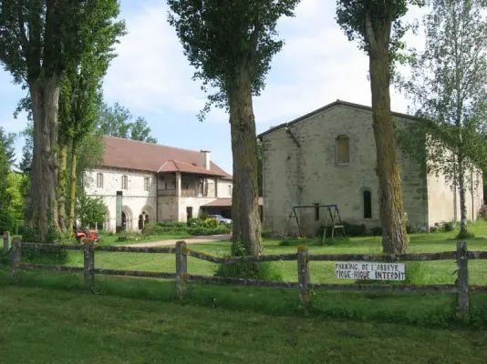 Abbazia di Saint Gilbert de Neuffonts - Luogo del seminario a Saint-Didier-la-Forêt (03)