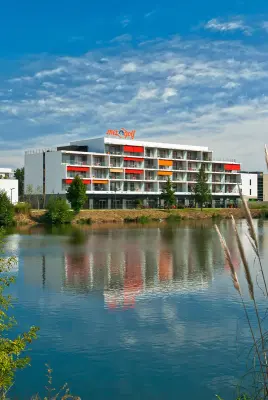 Appart hôtel Mer et Golf City Bordeaux Bruges - Vue de la promenade du lac