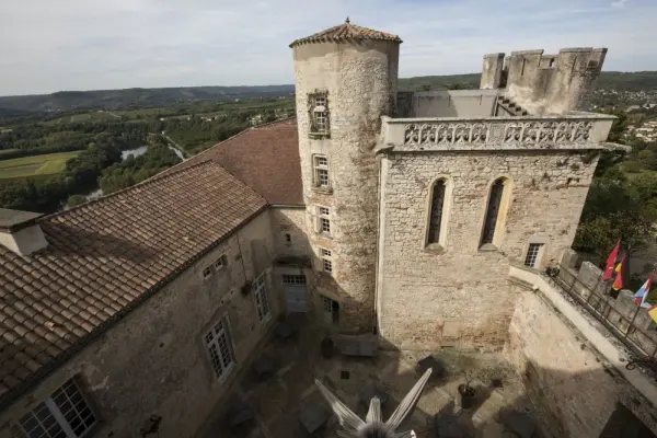 Château de Mercuès - Cour