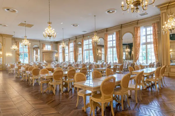 Puy du Fou Congrès - Restaurant d'affaires La Table des ambassadeurs - 450 couverts