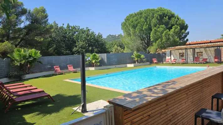 Best Western Terre de Provence - Best Western Terre de Provence-piscine