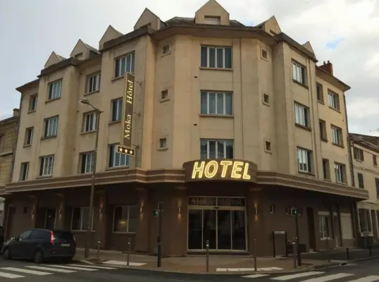 Moka Hotel - Front