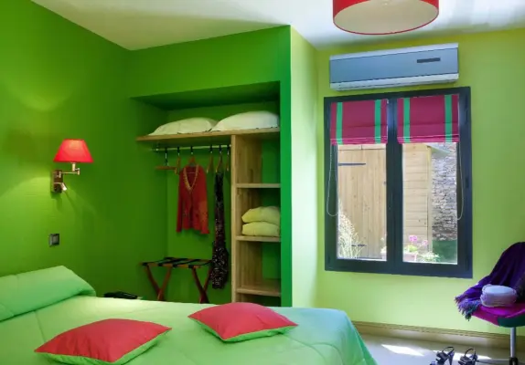 Hôtel Ô En Couleur - Chambre verte