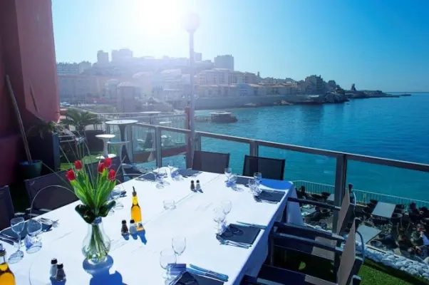 Cercle des nageurs de Marseille - Restaurant avec vue sur mer