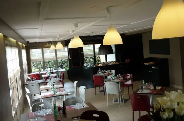 Campanile Bergerac - Salle restaurant